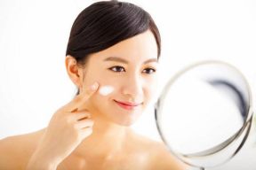 Nếu không thực hiện 3 điều sau khi bôi kem chống nắng, làn da vẫn lão hóa như thường