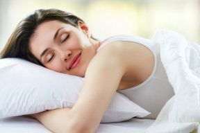 GIẢI MÃ BÍ MẬT LÀN DA KHI BẠN ĐANG SAY GIẤC