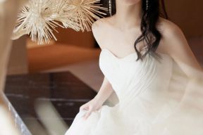 TRIỆU LỆ DĨNH BIẾN MẶT TRÒN THÀNH MẶT TRÁI XOAN VỚI NHỮNG THỦ THUẬT TRANG ĐIỂM NÀY