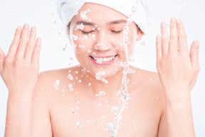 XU HƯỚNG DOUBLE CLEANSING: LỢI ÍCH CỦA VIỆC RỬA MẶT 2 BƯỚC